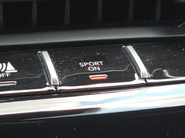 Used 2024 Baltic Gray Metallic Clearcoat Jeep Altitude X image 17