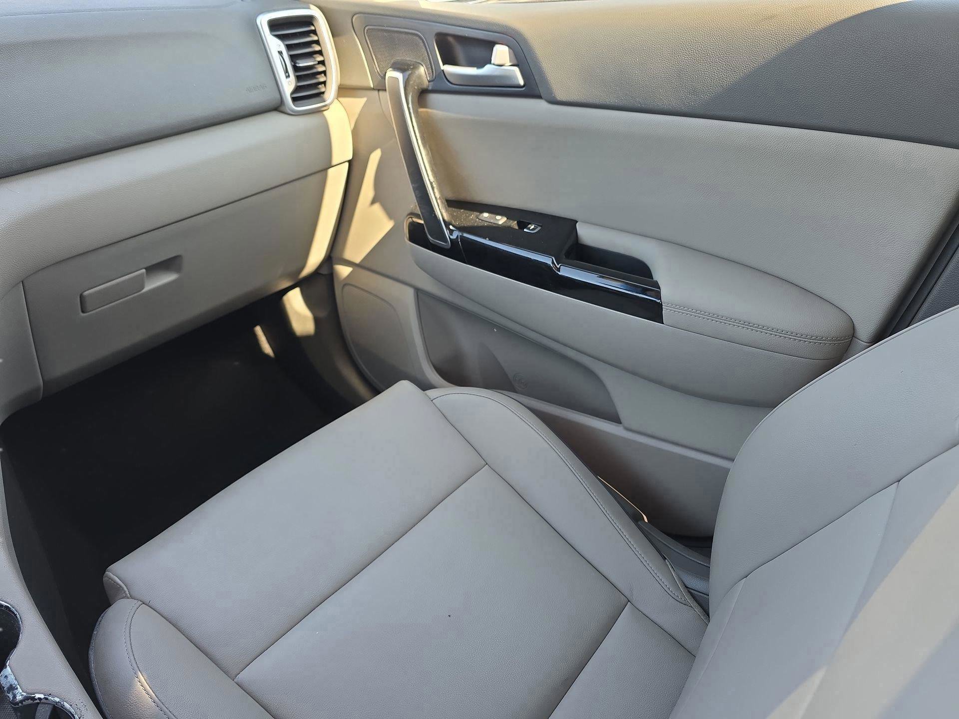 Used 2019 Pacific Blue Kia EX image 18