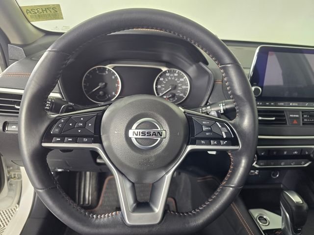 Used 2019 Pearl White Nissan 2.5 SR image 18