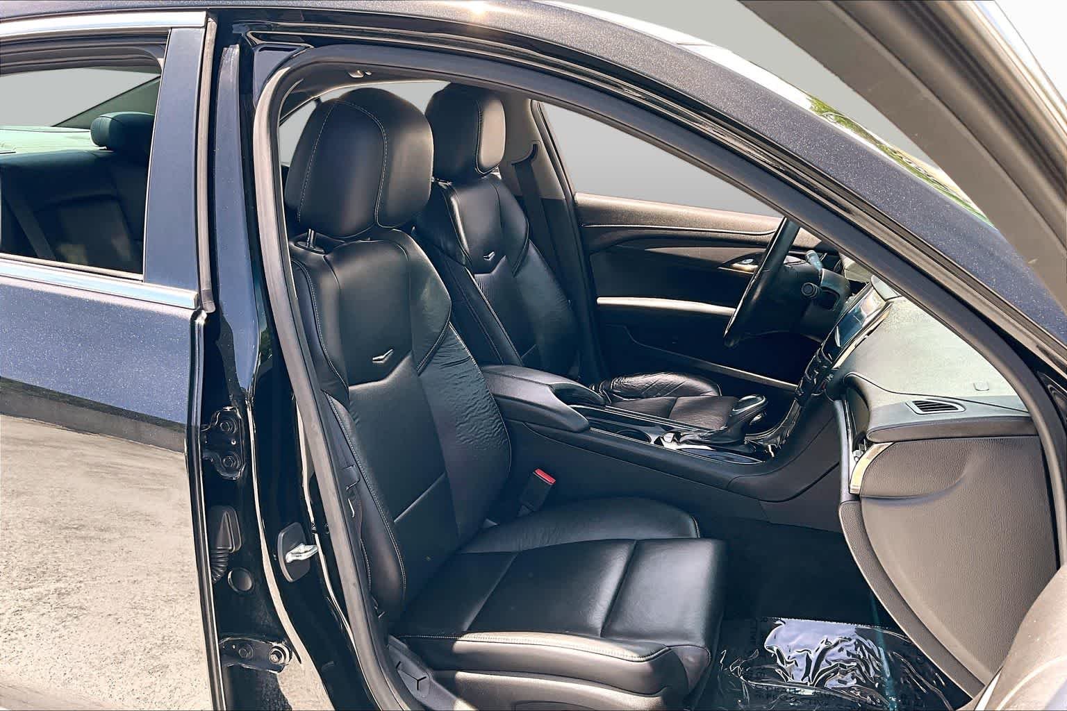 Used 2013 Black Diamond Tricoat Cadillac  image 9