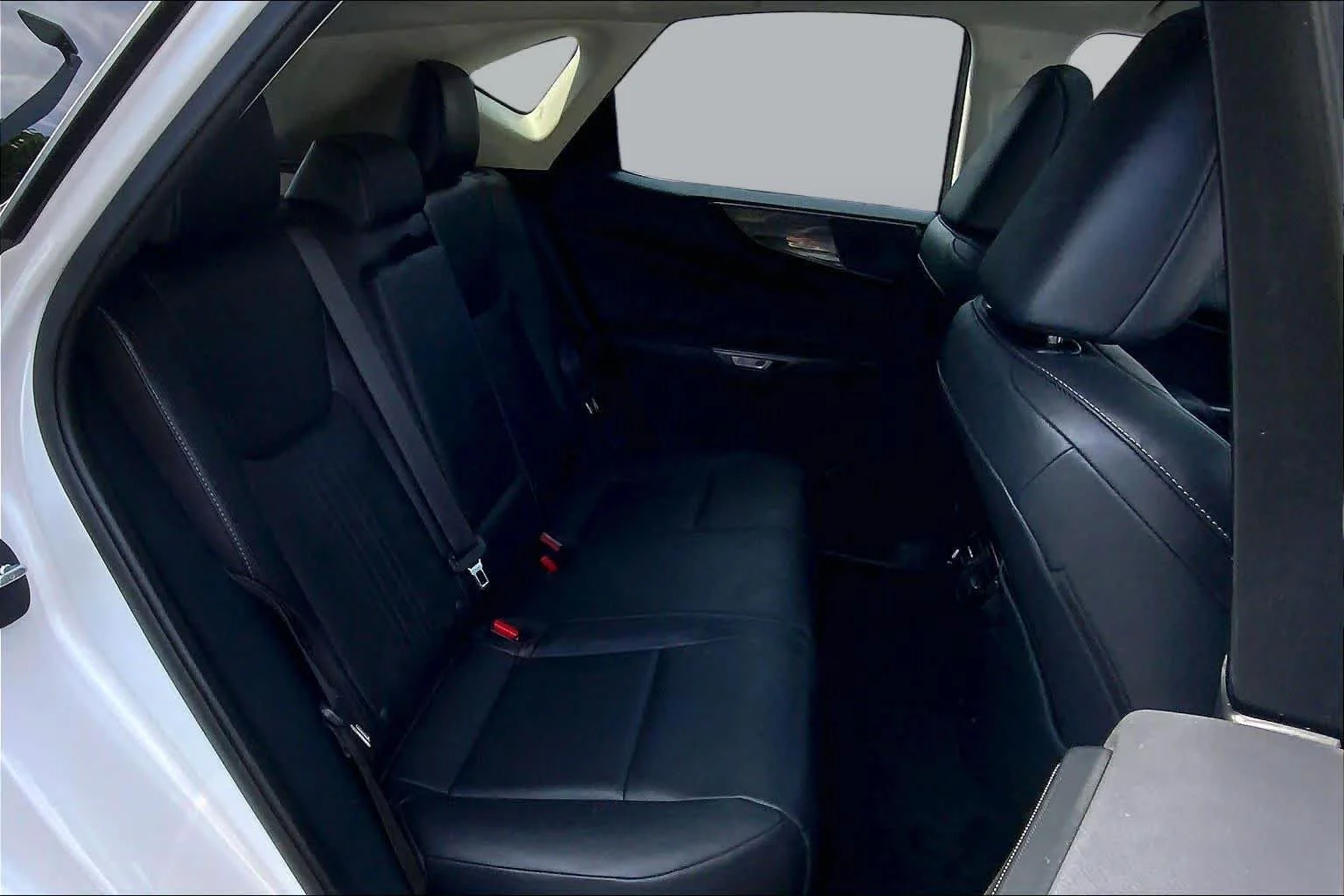 Used 2024 Eminent White Pearl Lexus Premium image 20