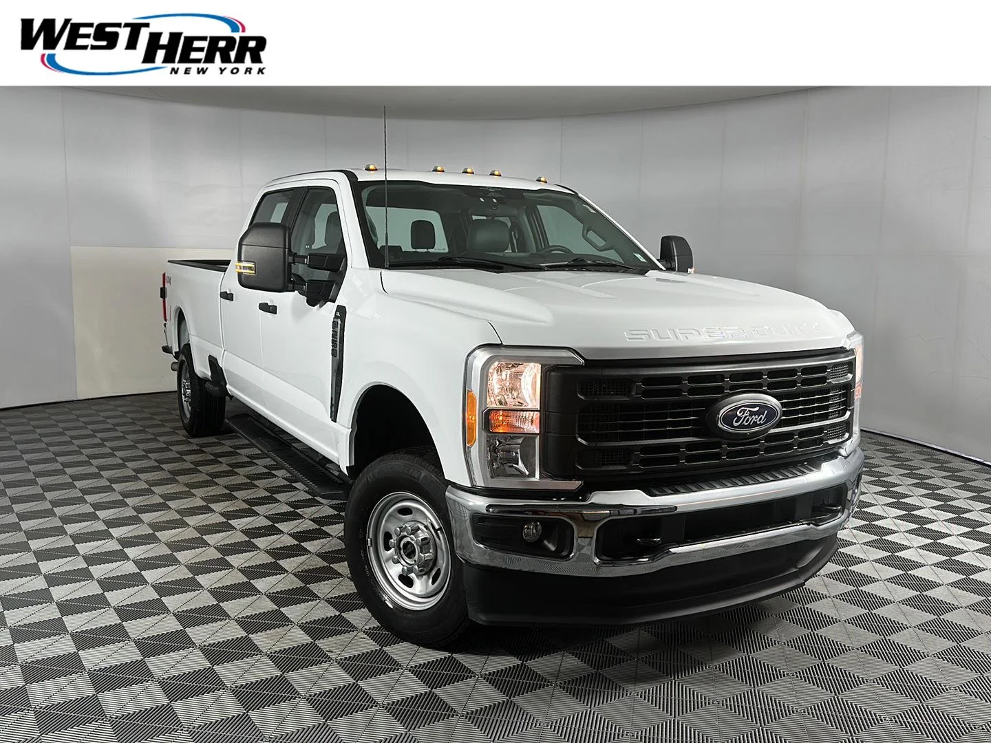 Used 2023 Oxford White Ford XL image 1