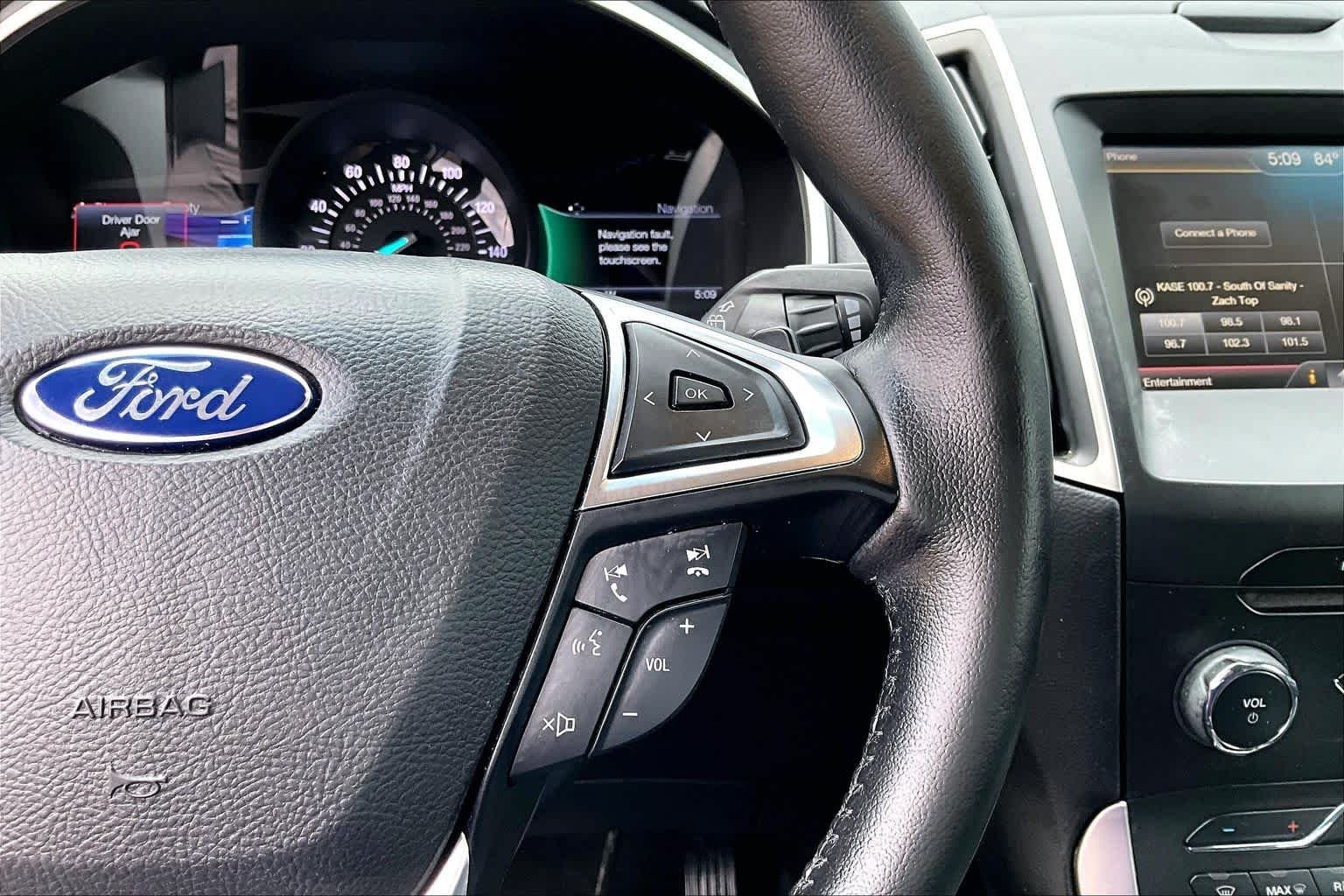 Used 2015 Magnetic Metallic Ford SEL image 27
