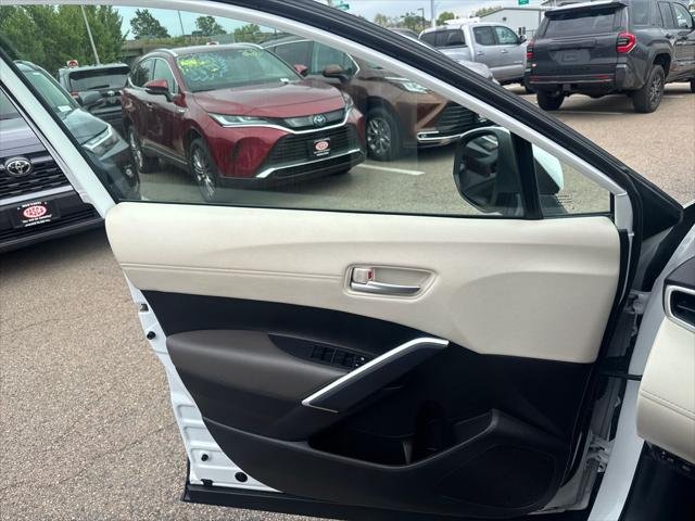 Certified Used 2023 WIND CHILL PEARL* Toyota  image 35