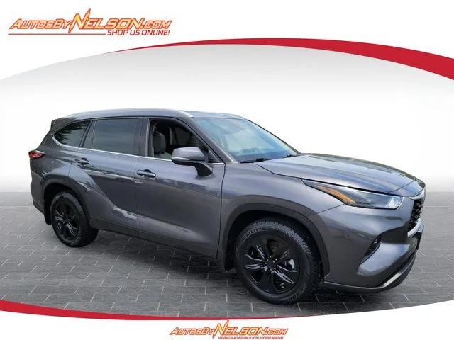 Used 2022 Gray Toyota XLE image 1