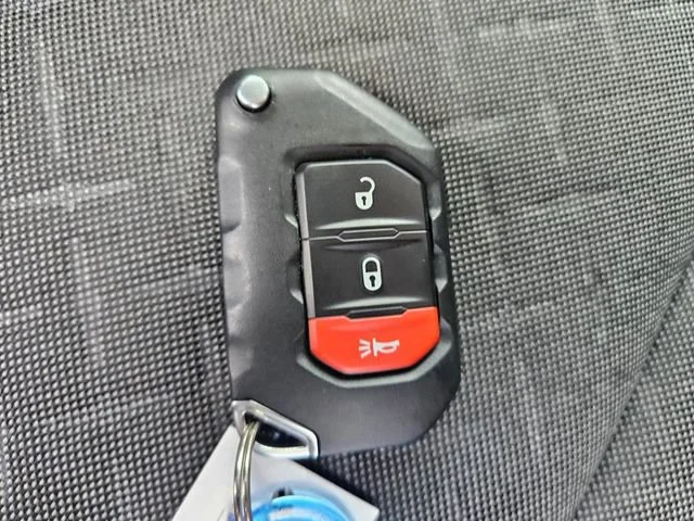 Used 2024 Green Jeep Mojave image 29