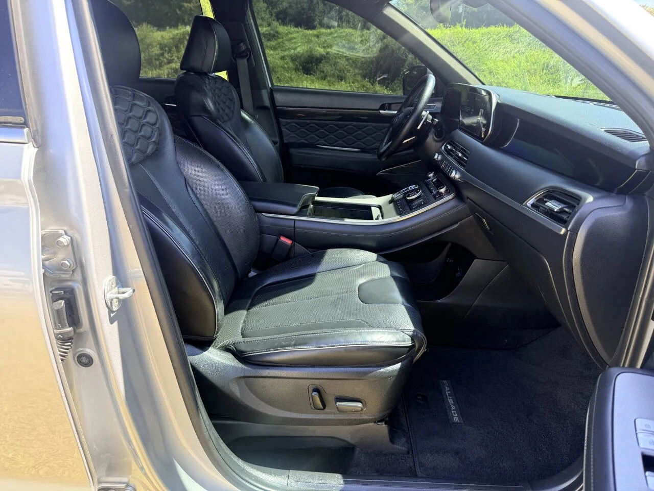 Used 2022 Silver Hyundai Calligraphy AWD 4dr SUV image 31