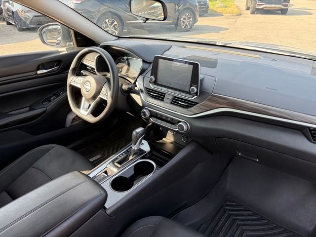 Used 2024 Brilliant Silver Metallic Nissan 2.5 SV image 4