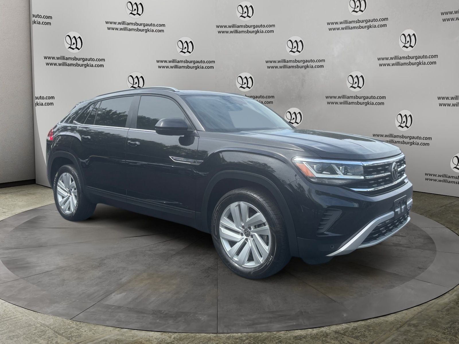 Used 2022 Black Volkswagen 2.0T SE w/Technology image 7