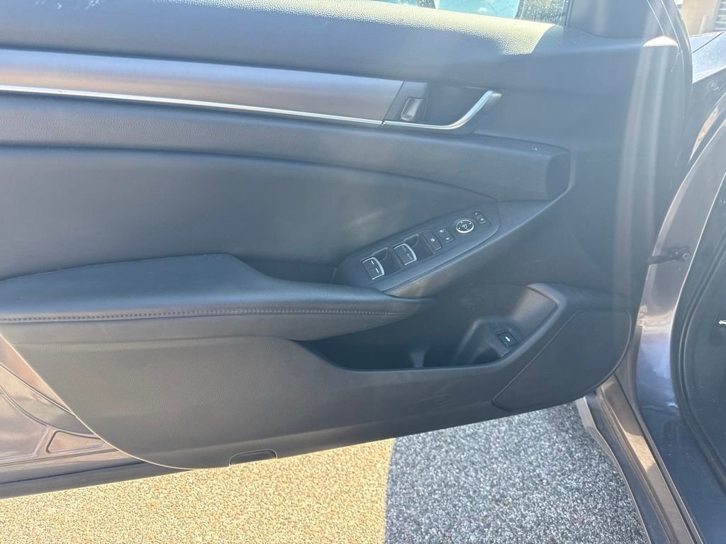 Used 2018 Gray Honda LX image 8