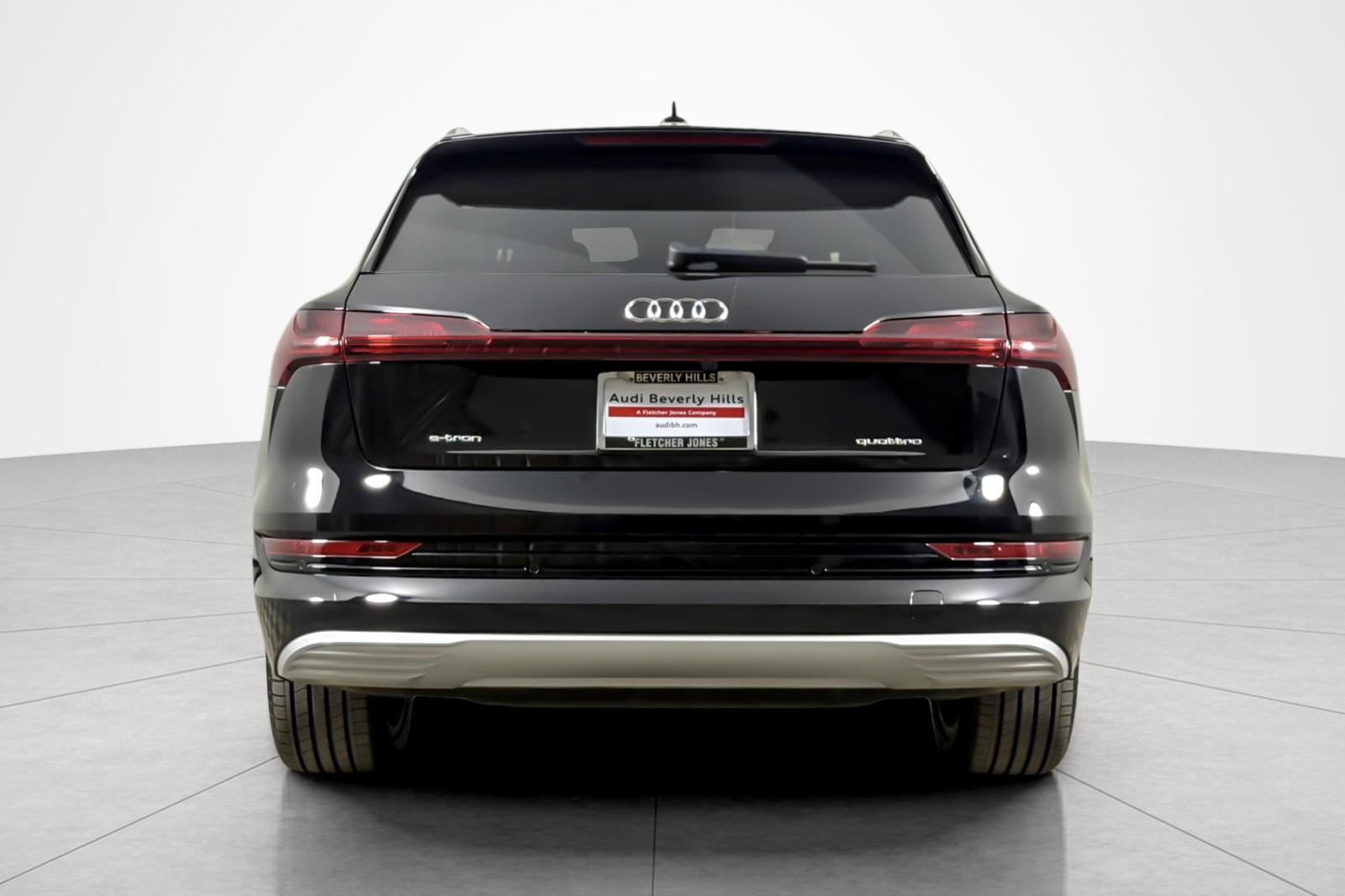 Used 2022 Brilliant Black Audi Premium quattro image 4