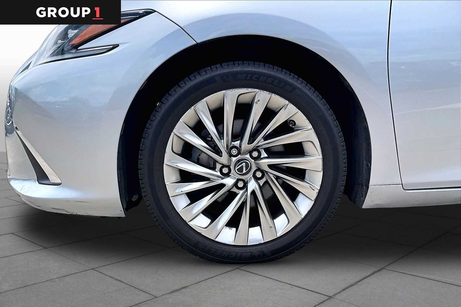 Used 2022 Iridium Lexus Luxury image 9