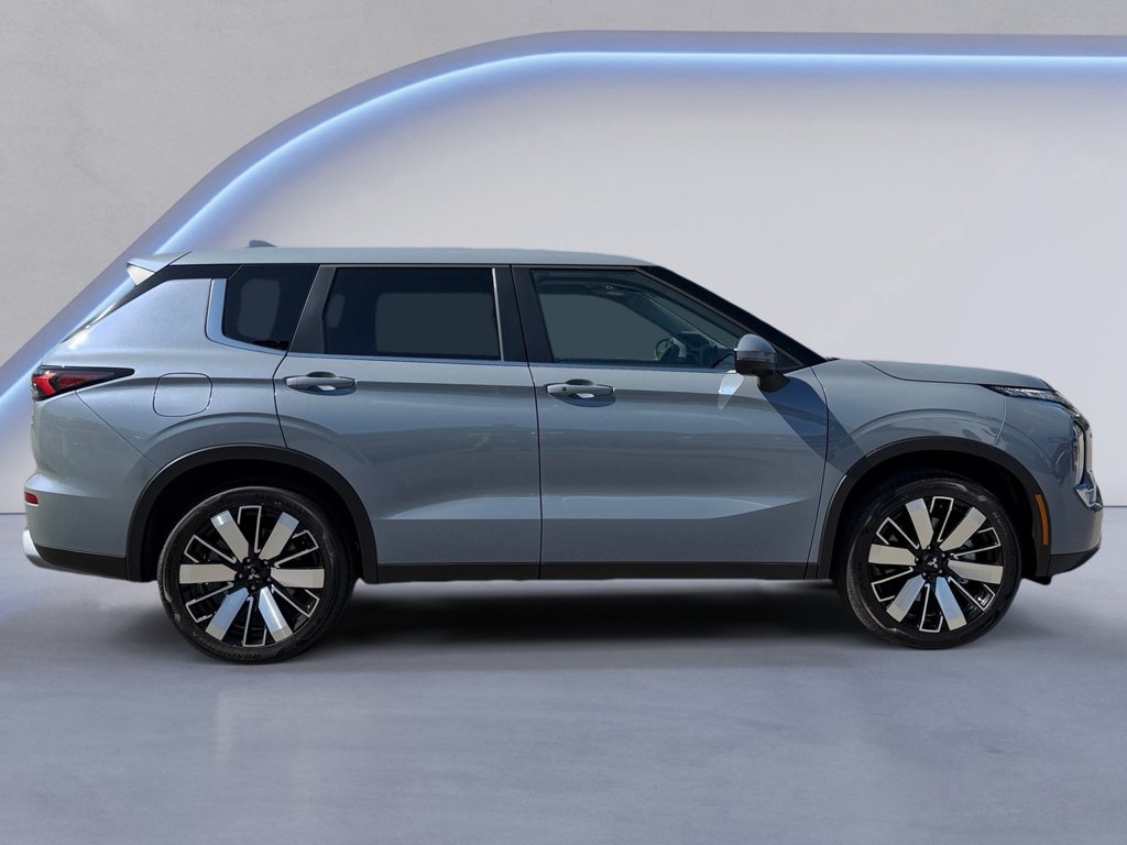 New 2026 Moonstone Gray Metallic Mitsubishi SE image 2