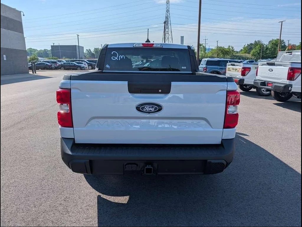 New 2026 Space White Ford XLT image 4