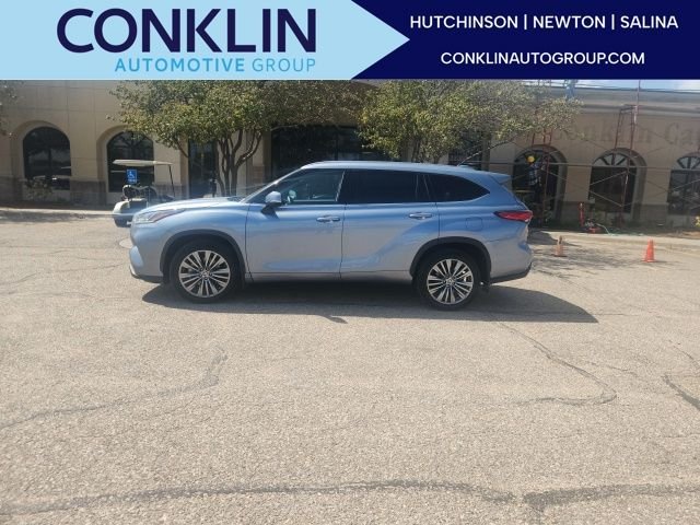 Used 2021 Blue Toyota Platinum image 1