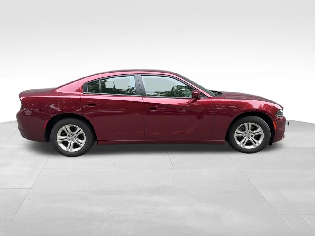 Used 2021 Red Dodge SXT image 4
