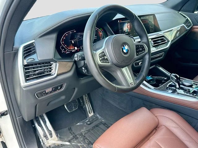 Used 2023 White BMW sDrive40i image 9