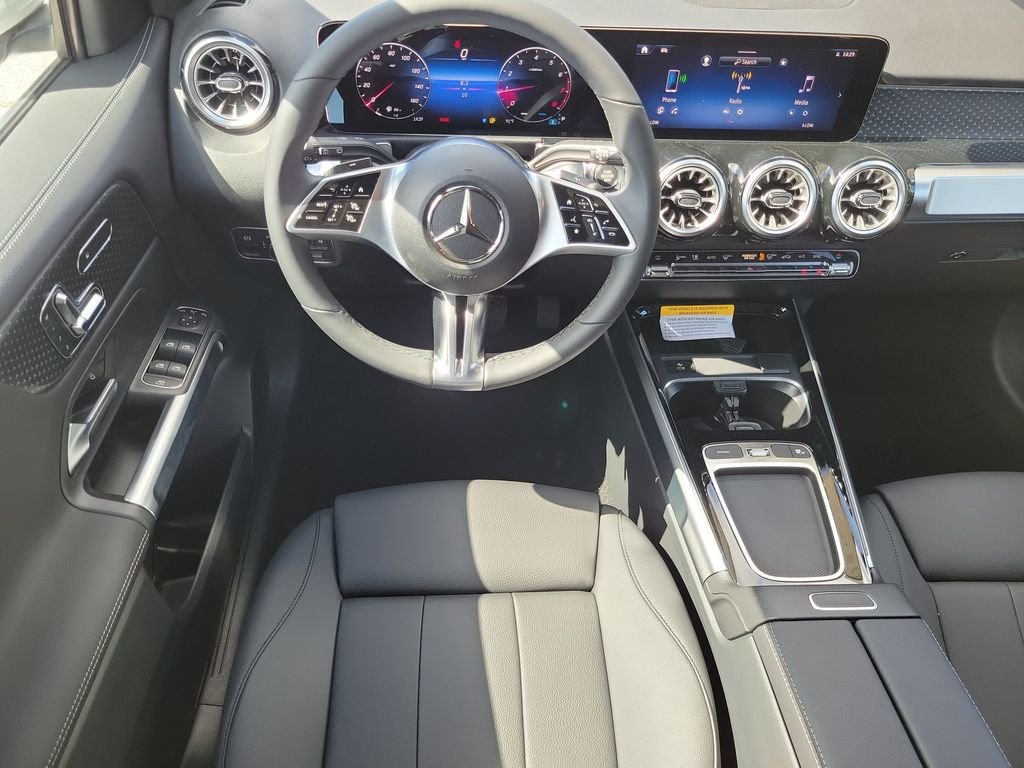 New 2026 Polar White Mercedes-Benz GLB 250 image 13
