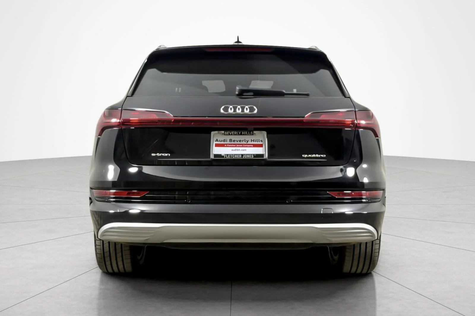 Used 2022 Brilliant Black Audi Premium quattro image 4