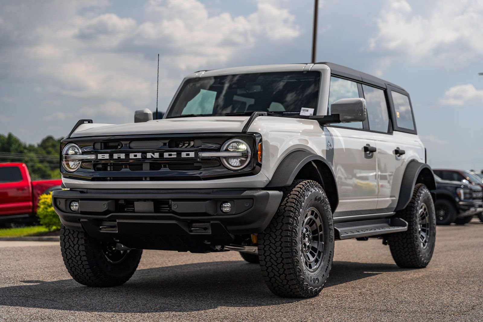New 2026 Avalanche Gray Ford Outer Banks® image 2