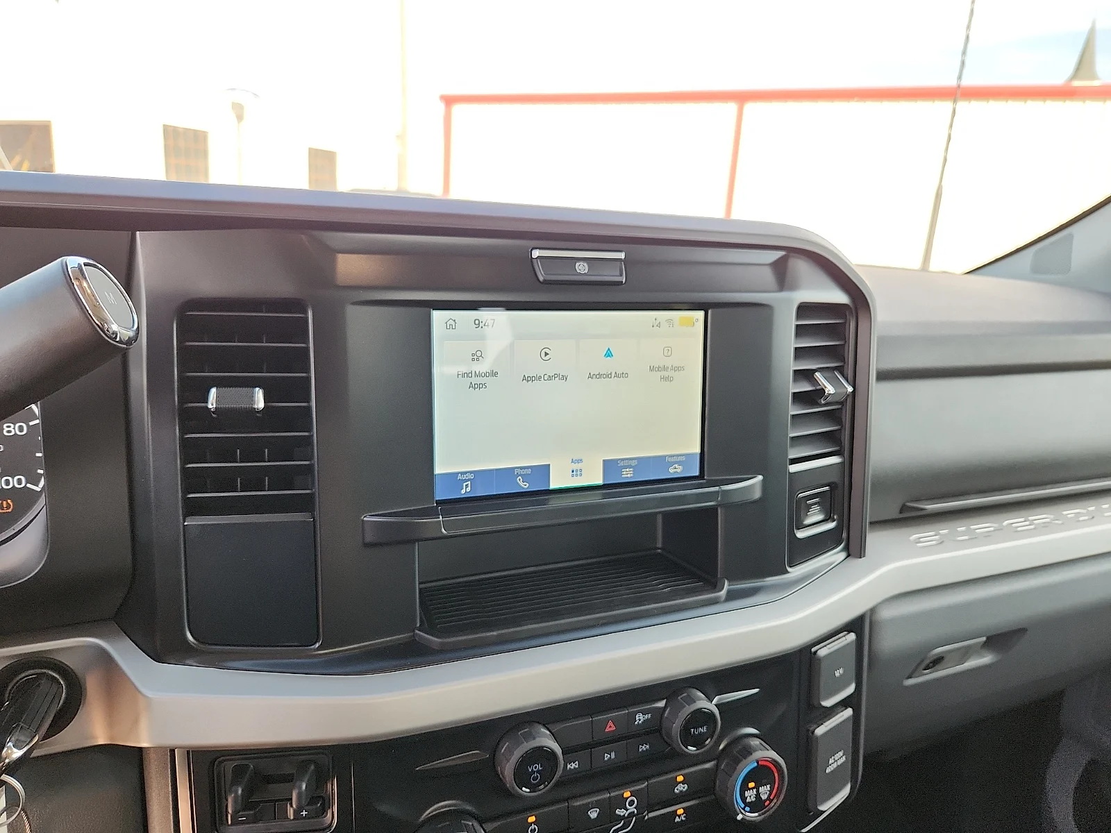 New 2027 Oxford White Ford XLT image 24