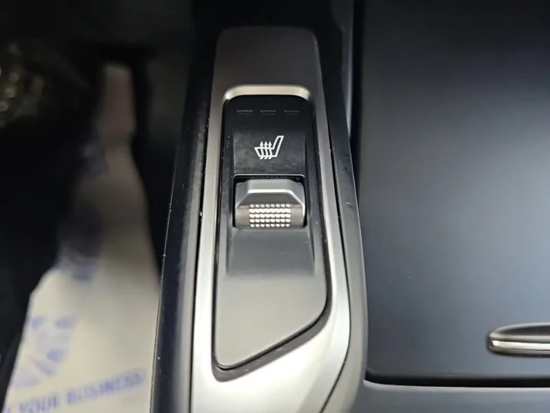 Used 2021 White Kia S image 18