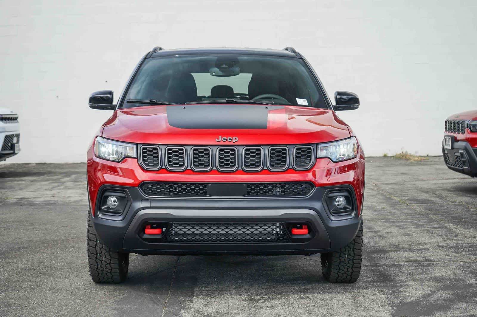 New 2026 Red Hot Pearl-Coat Exterior Paint Jeep Trailhawk image 2