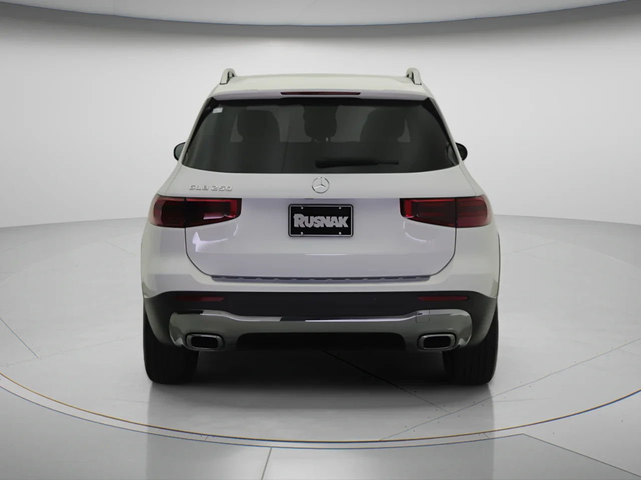 New 2026 Polar White Mercedes-Benz GLB 250 image 3