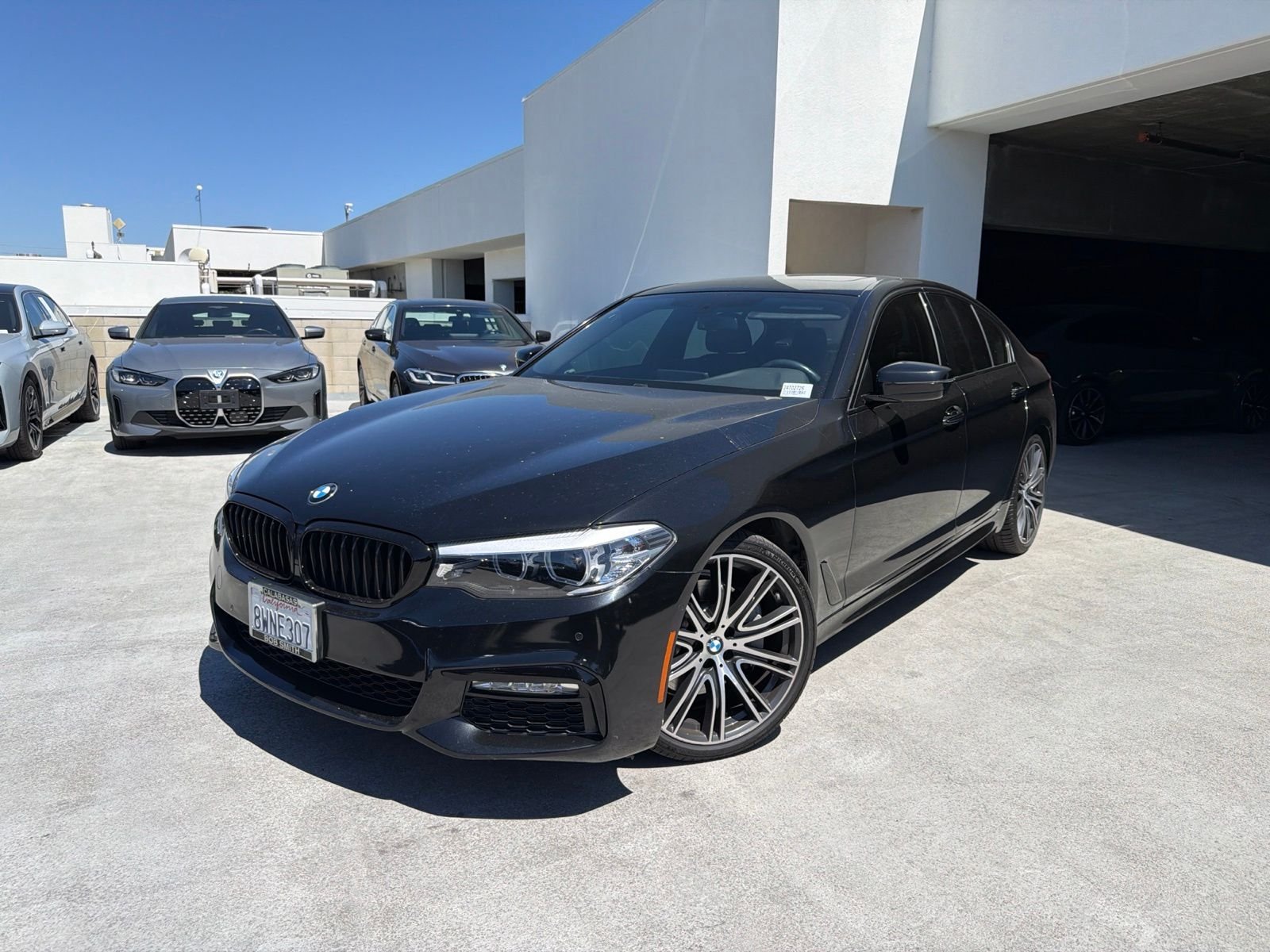 Used 2018 Black Sapphire Metallic BMW 540i image 3