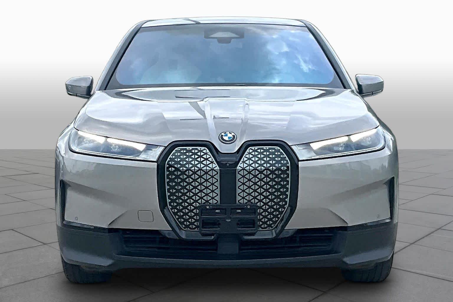 Used 2024 Oxide Grey Metallic BMW xDrive50 image 3