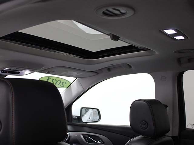 Used 2021 Summit White Chevrolet RS image 10