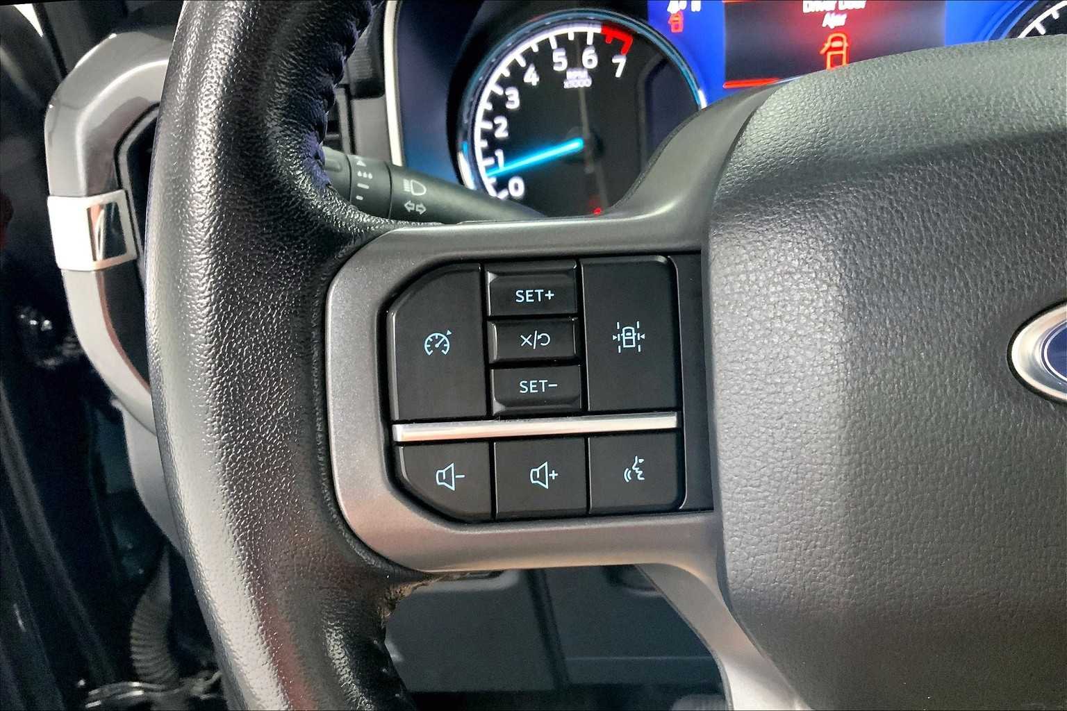 Used 2022 Agate Black Metallic Ford XLT image 21
