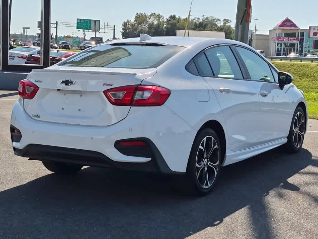 Used 2019 Summit White Chevrolet LT image 3