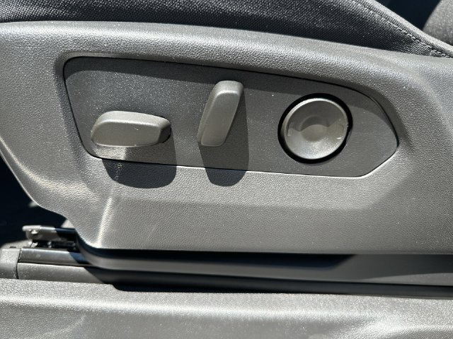 New 2026 Onyx Black GMC Elevation image 23