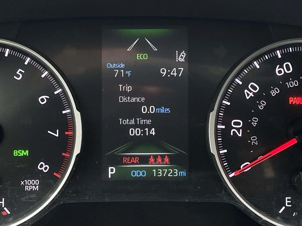 Used 2022 Silver Sky Metallic Toyota XLE image 15