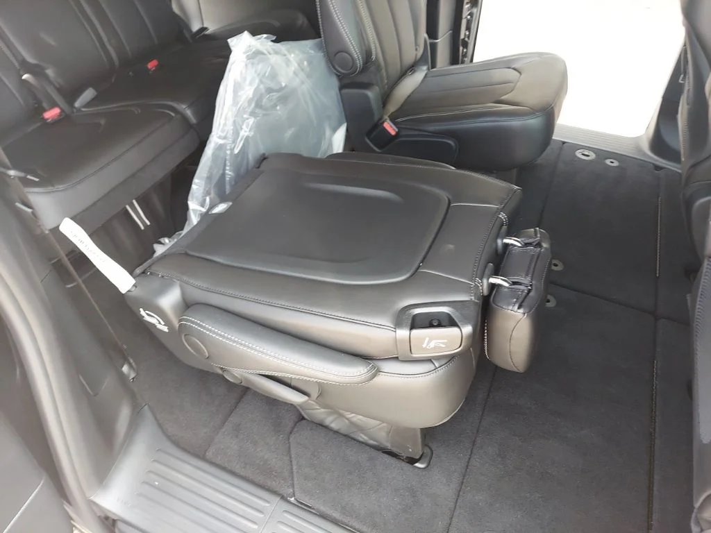 2026 Chrysler Pacifica Select - Photo 36