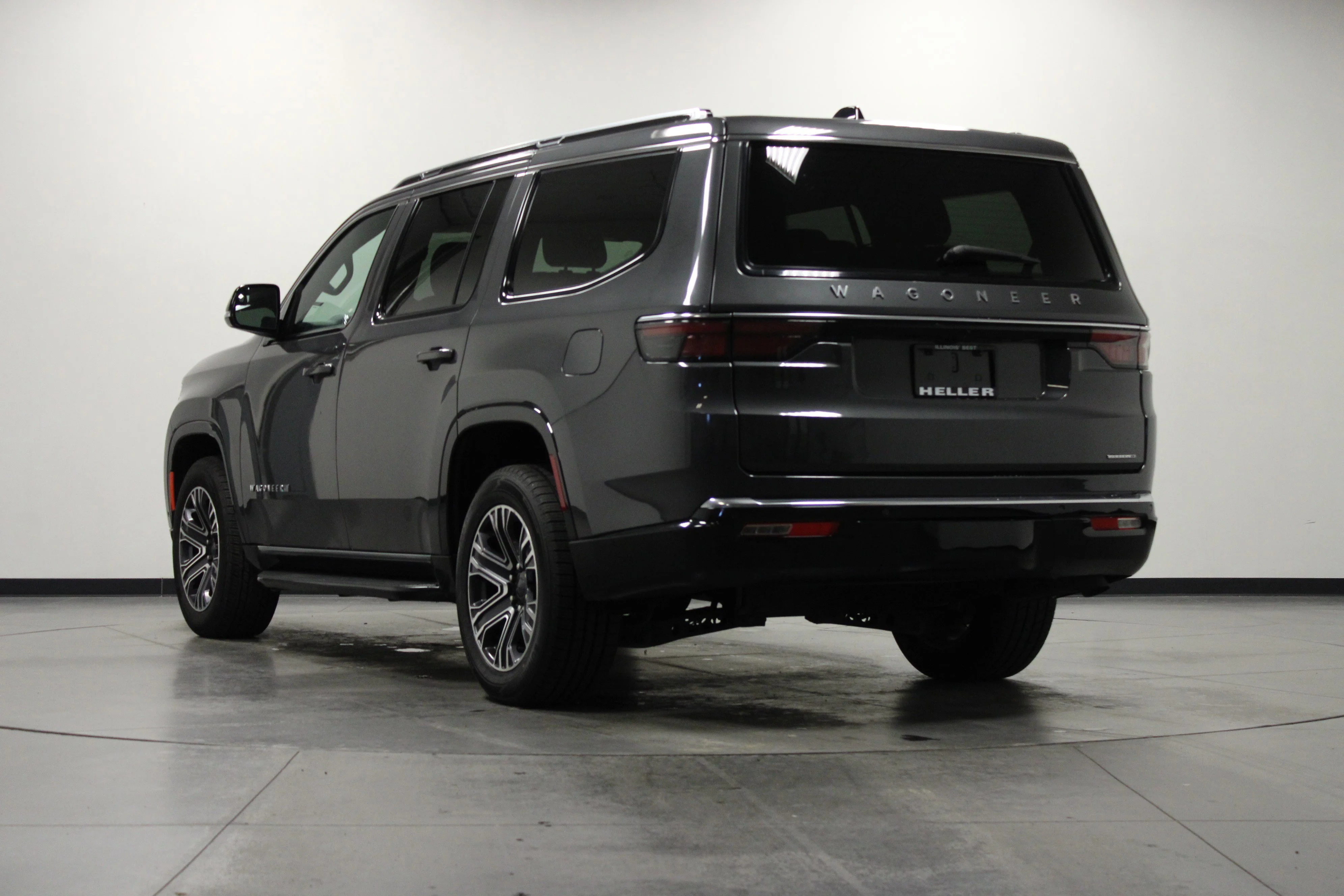 Used 2024 Baltic Gray Metallic Clearcoat Jeep Series II image 6