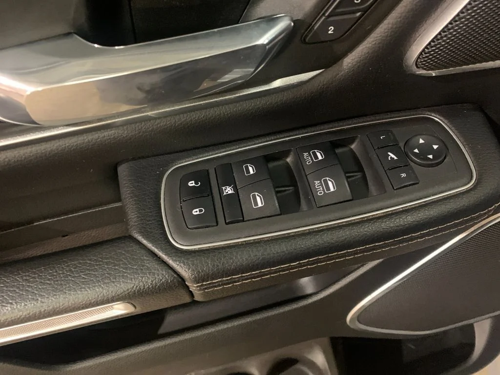 Used 2024 Silver Ram Laramie image 13