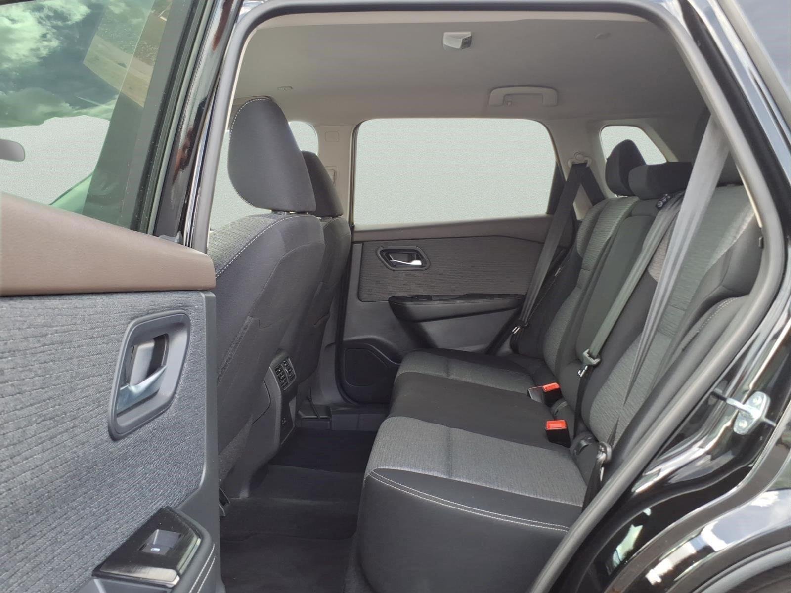 Used 2023 Super Black Nissan SV image 11