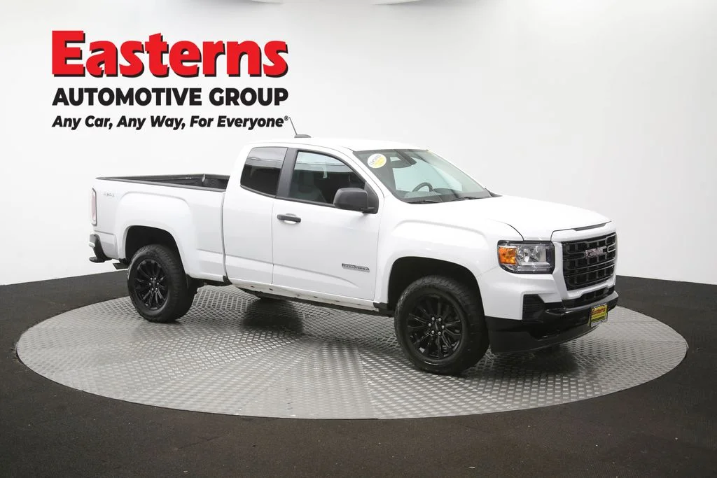 Used 2022 White GMC Elevation Standard image 47