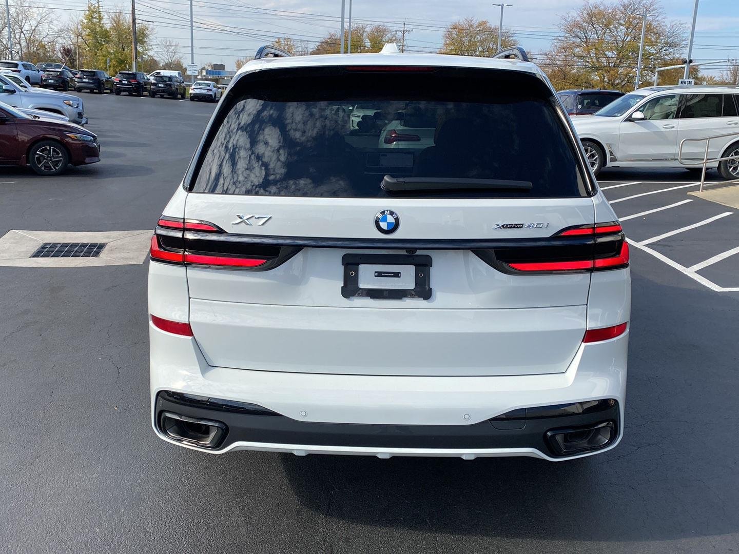 Used 2027 Alpine White BMW xDrive40i image 4