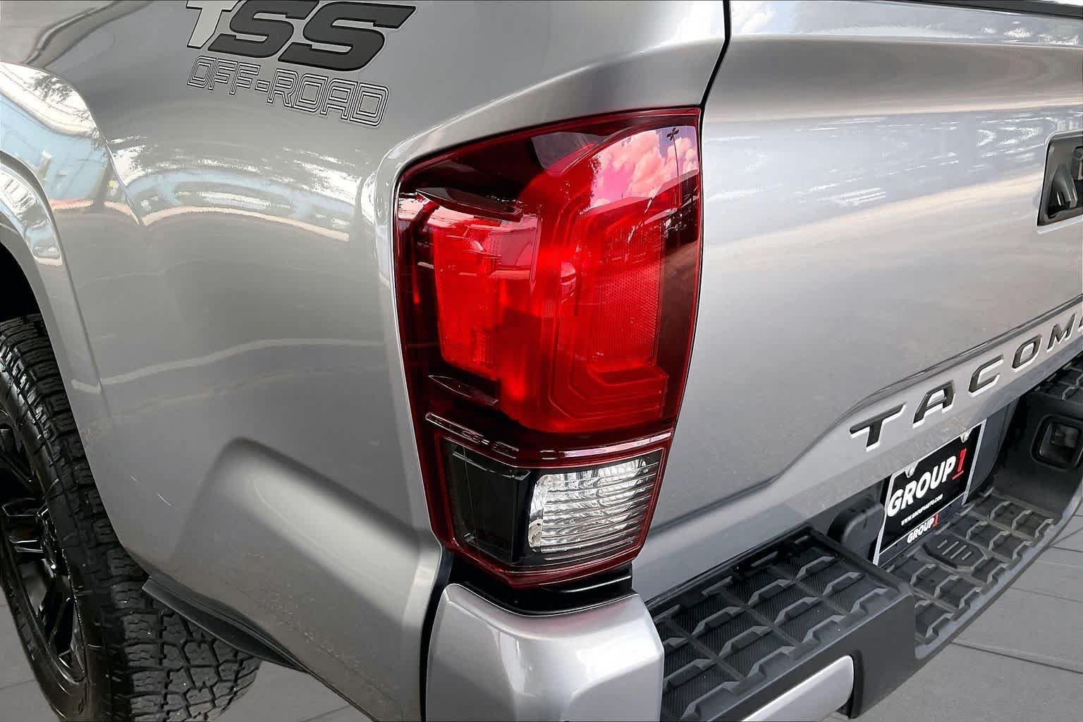 Used 2018 Silver Sky Metallic Toyota SR image 28