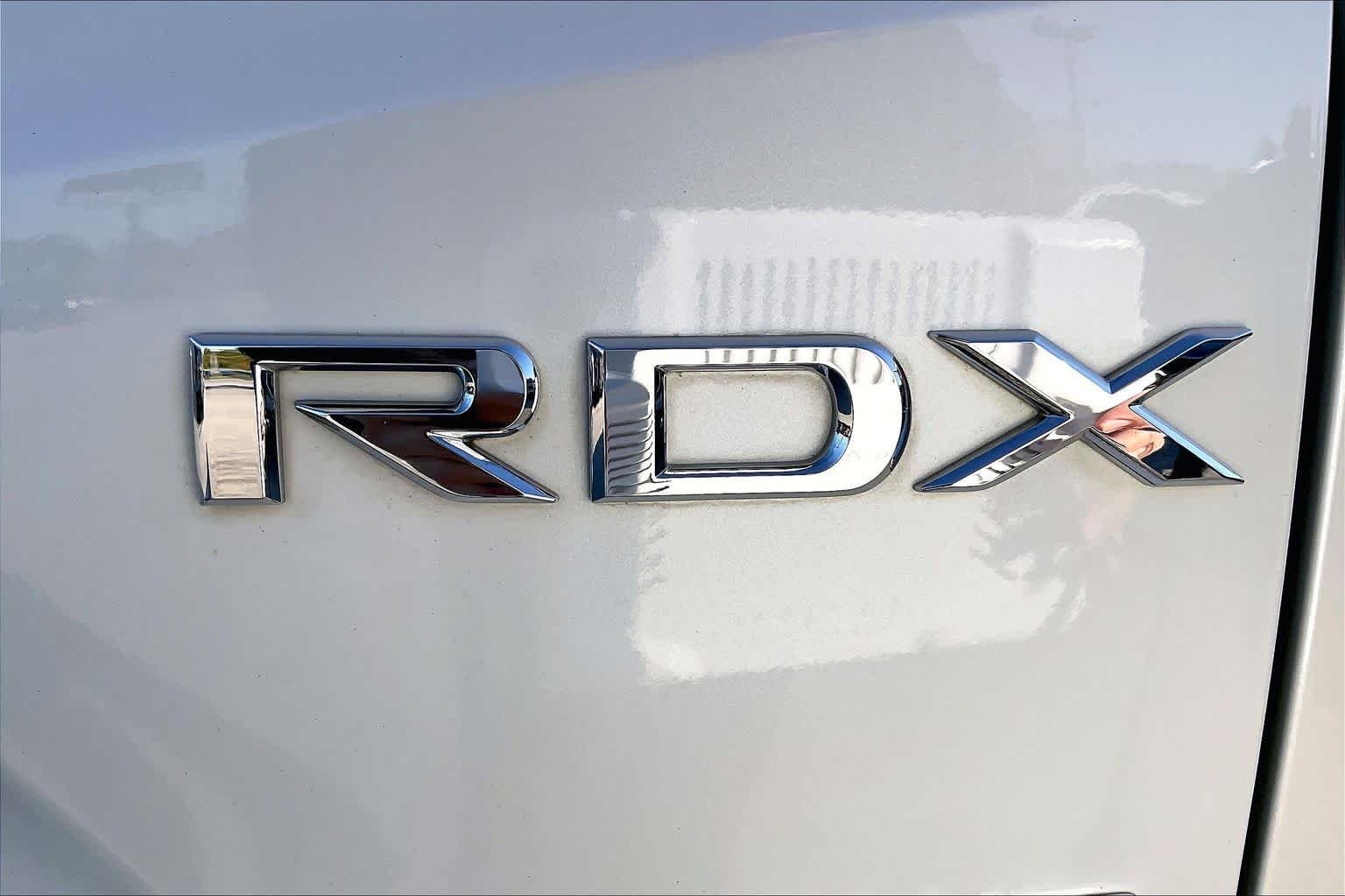 Certified Used 2019 White Diamond Pearl Acura SH-AWD image 10