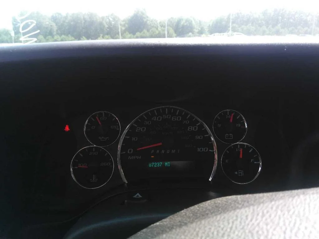 Used 2024 White Chevrolet Work Van image 9