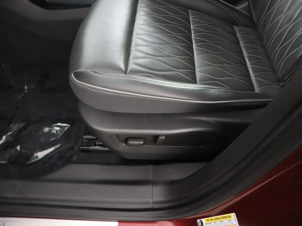 Used 2023 Cinnabar Metallic Buick Avenir image 38