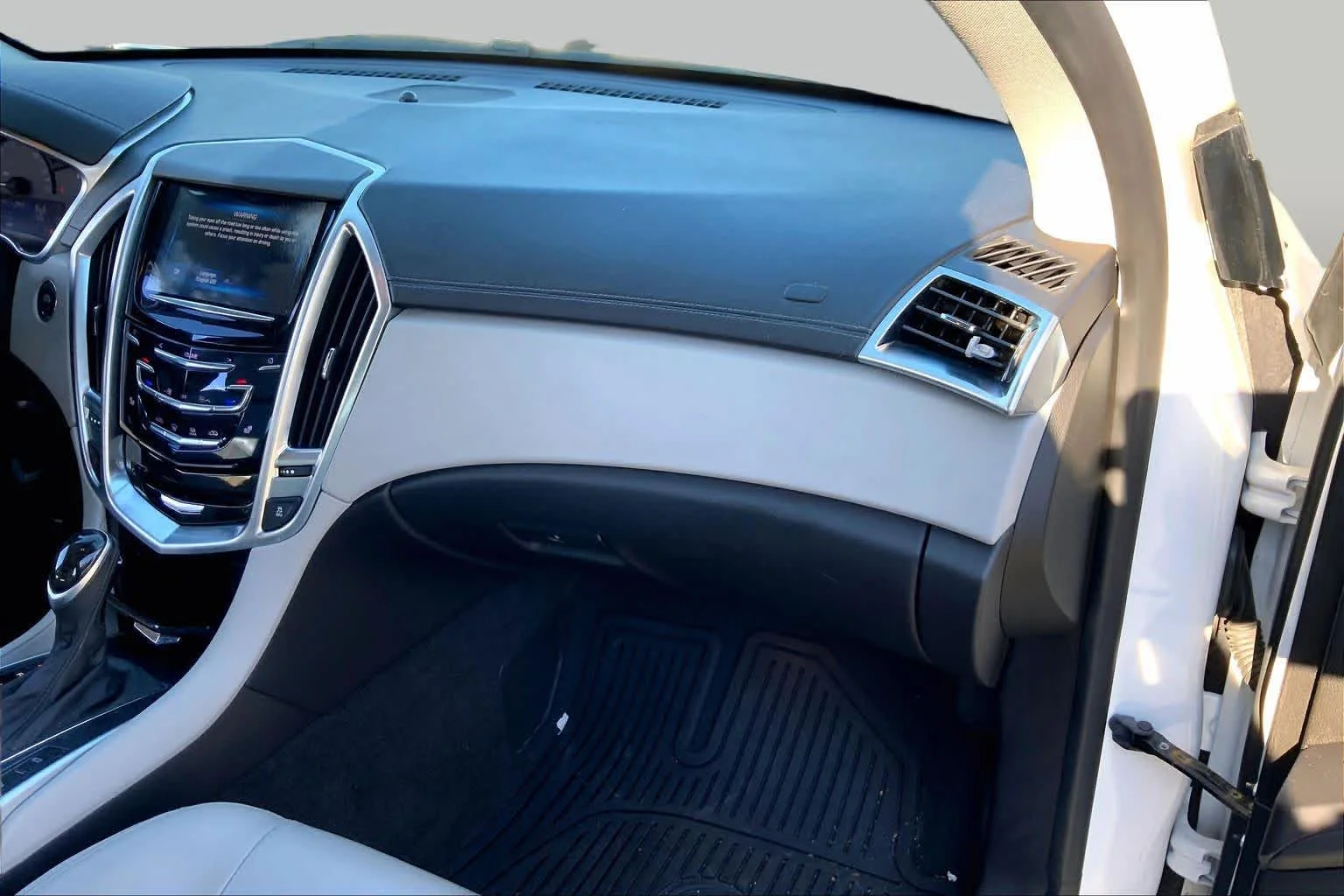 Used 2015 Platinum Ice Tricoat Cadillac Performance Collection image 19