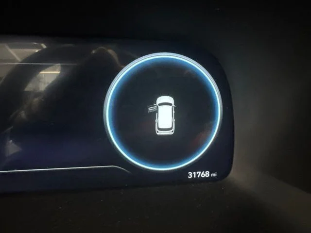 Used 2025 Silver Hyundai SEL Premium image 15