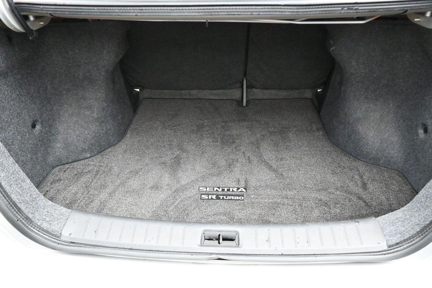 Used 2017 Brilliant Silver Nissan SR Turbo image 9