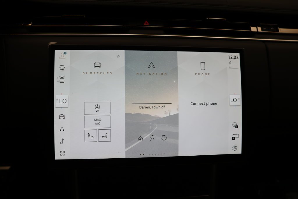 New 2027 Fuji White Land Rover SE image 23