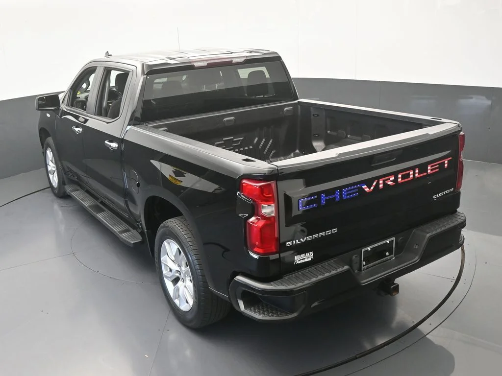 Used 2021 Black Chevrolet Custom image 42